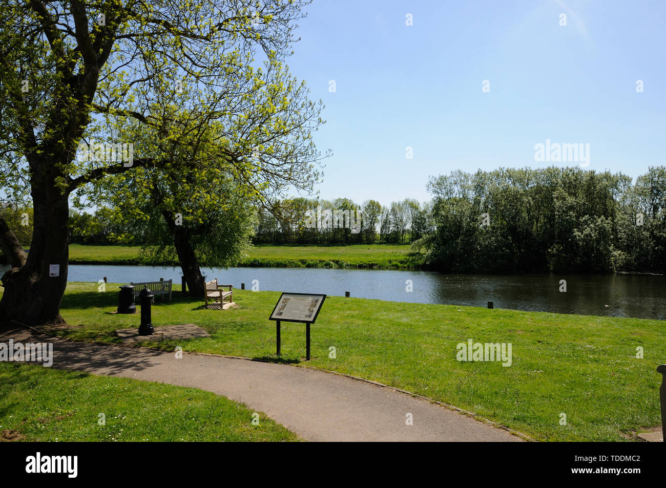 Vista sul fiume Ouse, alla grande Barford, Bedfordshire Foto Stock