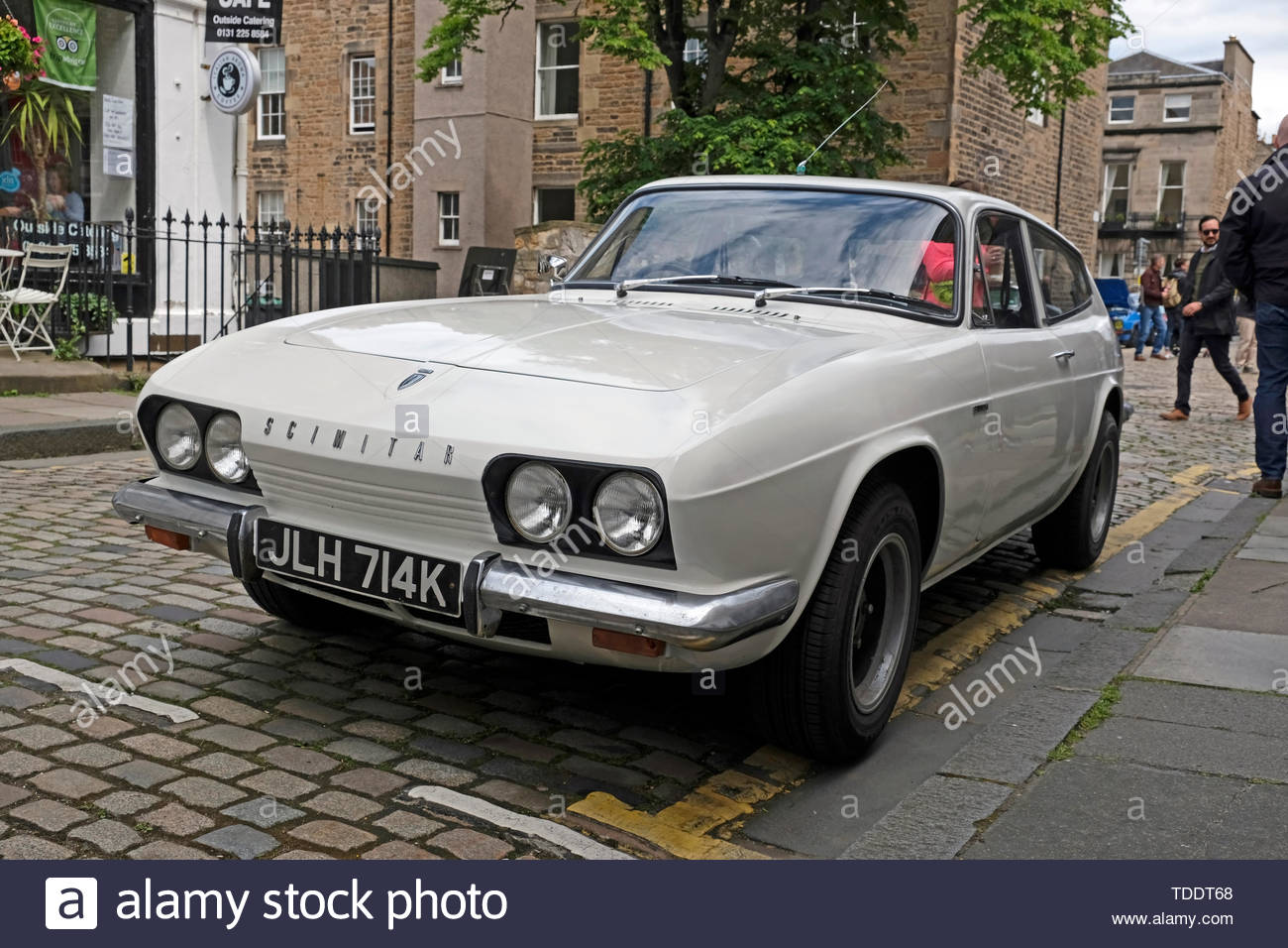 Classic Reliant Scimitar GTE dal 1971 in mostra presso il West End veicolo classico caso di Edimburgo, Scozia Foto Stock