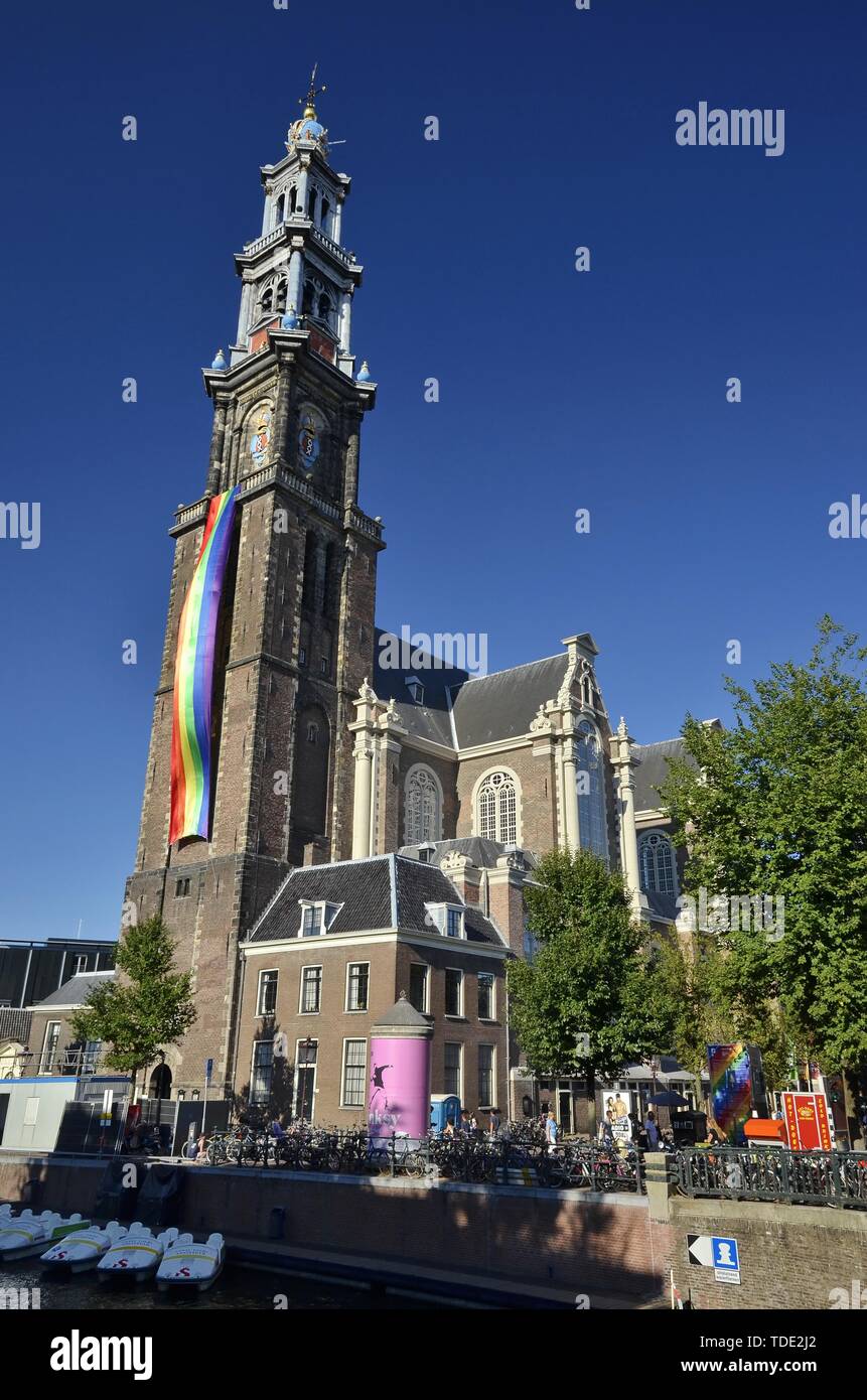 La Westerkerk sul canale Prinsengracht, durante il tempo di Pride 2018 evento annuale Foto Stock