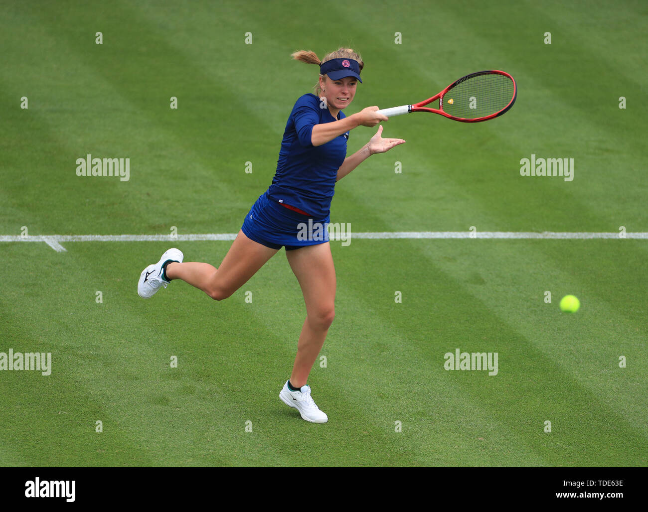 Della Polonia Magdalena Frech in azione contro la Francia Ponchet Jessika durante il giorno uno di natura Valle Classic a Edgbaston Priory Club, Birmingham Foto Stock