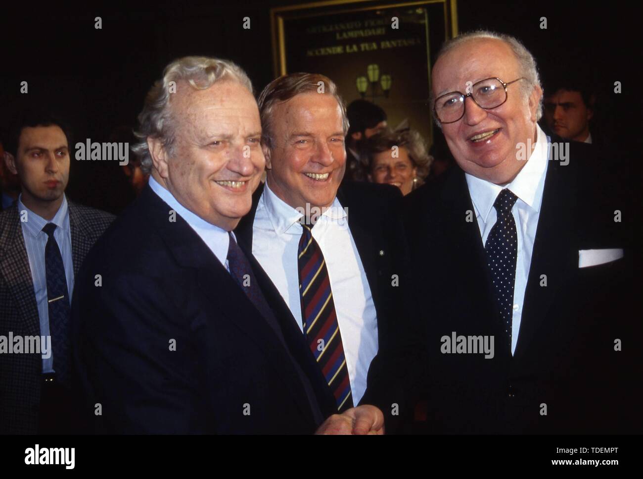 FRANCO ZEFFIRELLI, Mario Vittorio Cecchi Gori e Giovanni Spadolini (marcellino radogna / Fotogramma, ROMA - 1990-10-12) ps la foto è utilizzabile nel rispetto del contesto in cui è stato preso e senza intento diffamatorio del decoro delle persone rappresentate (marcellino radogna/fotogramma, foto repertorio - 2019-06-15) p.s. la foto e' utilizzabile nel rispetto del contesto in cui e' stata scattata, e senza intento diffamatorio del decoro delle persone rappresentate Foto Stock