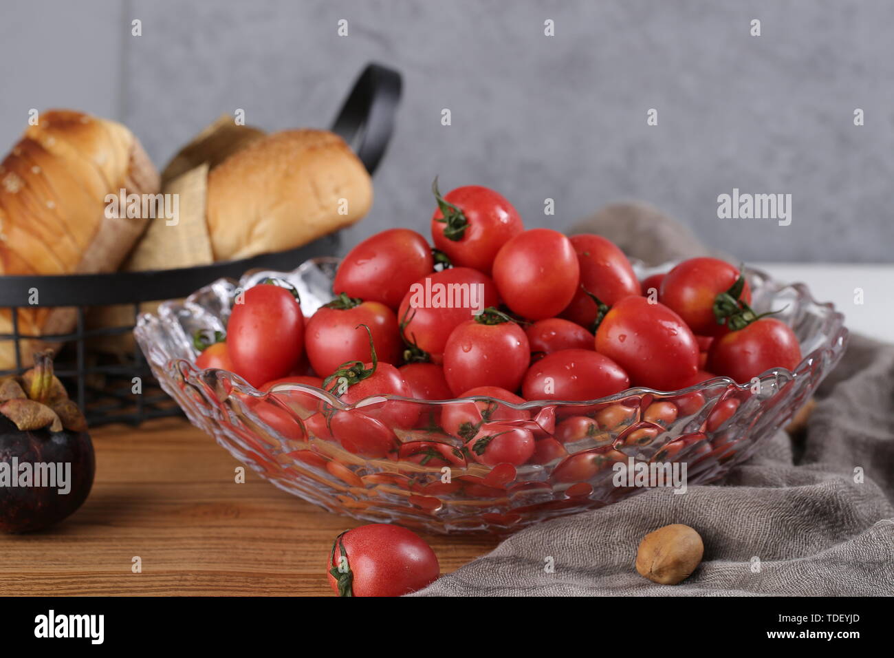 Vetro piatto di frutta con frutta Foto Stock