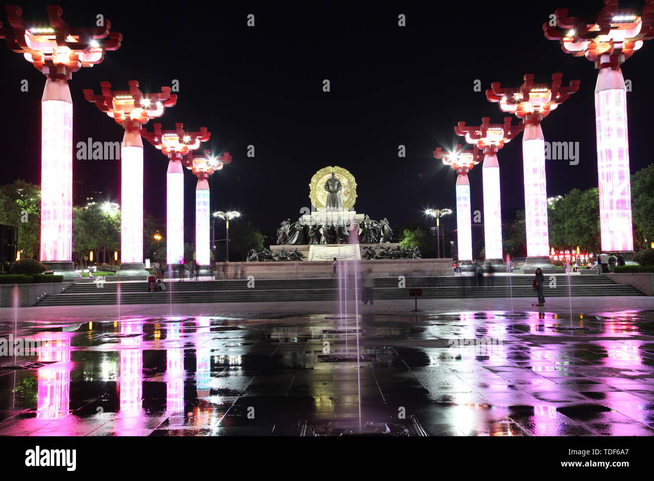 Vista notturna di Datang notte City a Xi'an, Provincia di Shaanxi Foto Stock