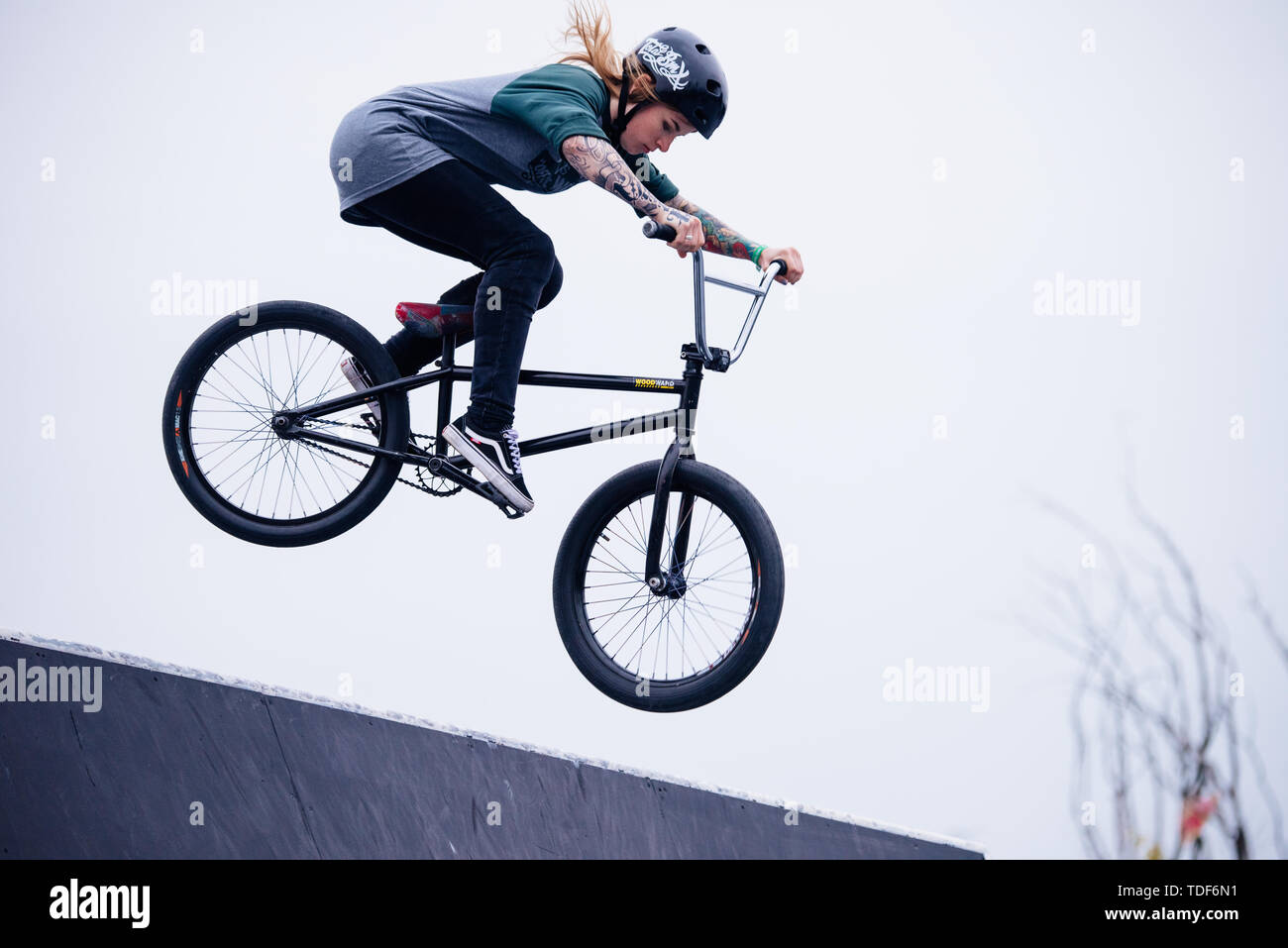 Difficile mountain bike moto estreme Foto Stock