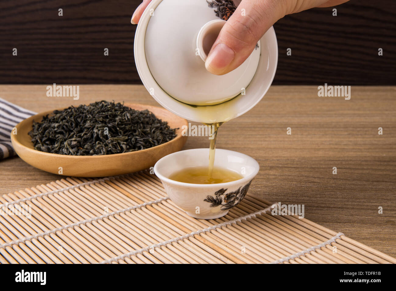 Erbe aromatiche essiccate, le erbe, cibo, medicine, legno, backstage, tè, legno, bere, nessuno, aromatico, sani, spezie close-up, batch, foglie, profumo, piante, tè, tè, tè, tè, tè, kung fu, tè, tè, tè, tè, tè, tè, tè, tè, tè, tè, tè, tè, Foto Stock