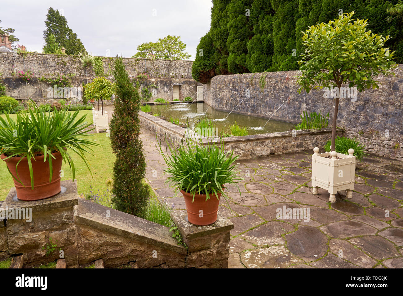 Il giardino italiano, St Fagans il Museo Nazionale di Storia, Cardiff, Galles del Sud Foto Stock