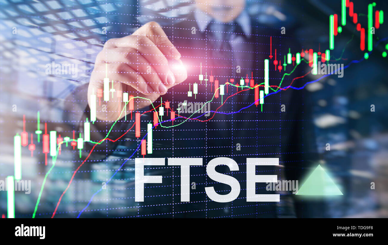 FTSE 100 Financial Times Stock Exchange Index Regno Unito Regno Unito Inghilterra investimento Concetto di Trading con grafico e grafici. Foto Stock