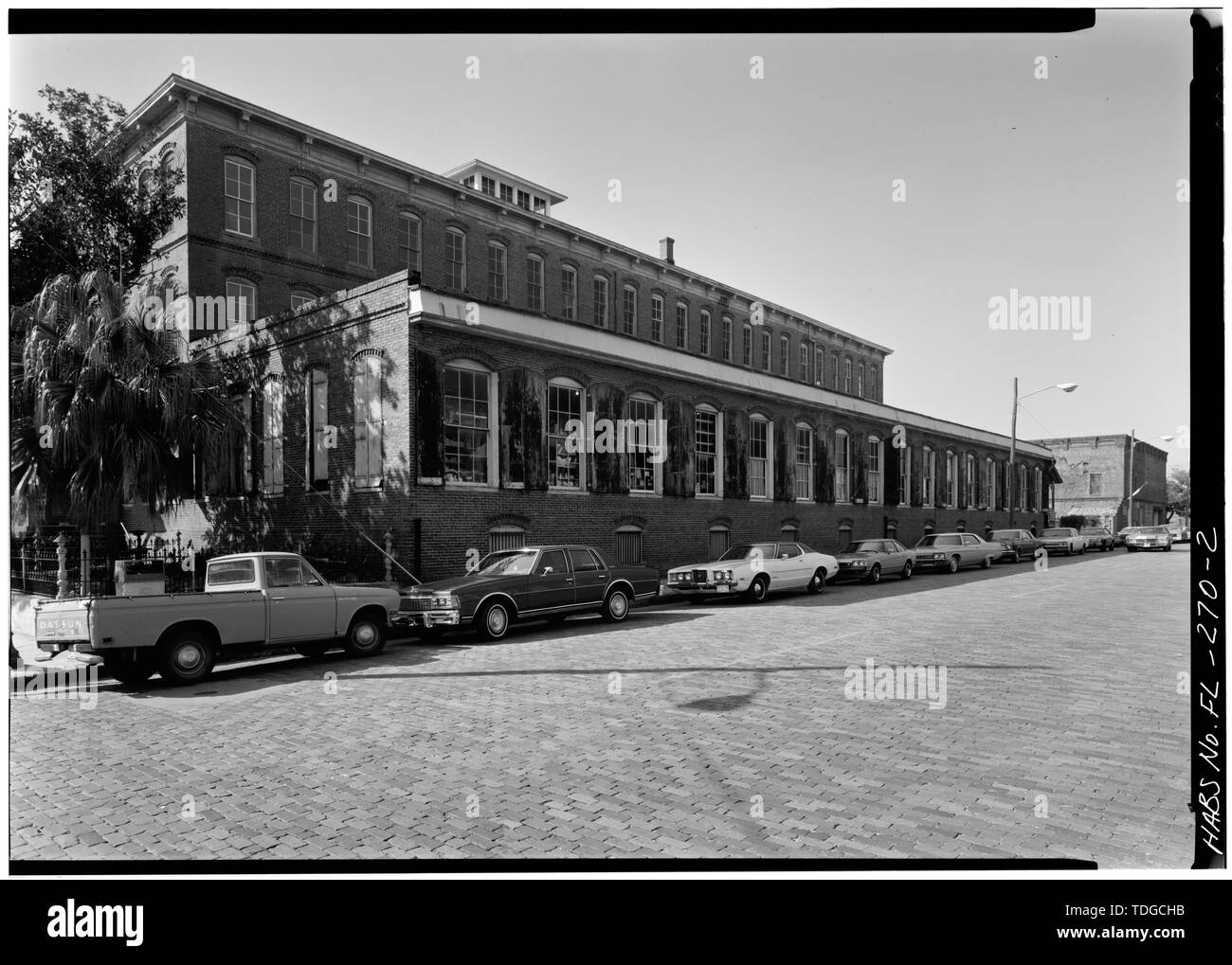 Lato nord, da nord-est che mostra adiacente camera di classificazione ALA - Ybor fabbrica di sigari, 1916 North quattordicesima Street, Tampa, contea di Hillsborough, FL Foto Stock