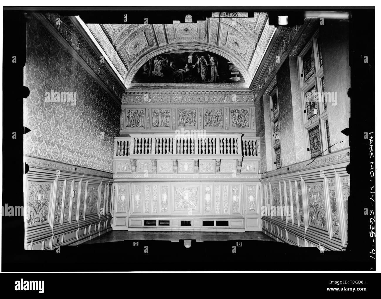 Parete nord della sala musica-DIRECT Copia vista Fotografia della piastra fotogrammetrica LC-HABS-GS05-B-1977-408R. - Villard Case, 451-457 Madison Avenue e 24 East cinquanta-primo Street, New York New York County, NY Foto Stock