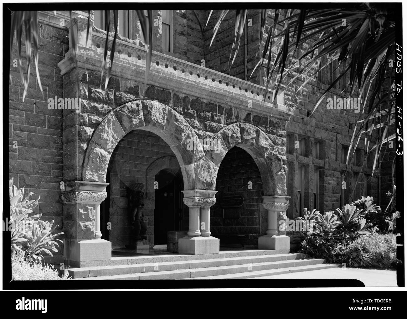 Nord-est anteriore, entrata principale - Bishop Museum, Edificio Principale, Likelike autostrada, Honolulu, Honolulu County, HI Foto Stock