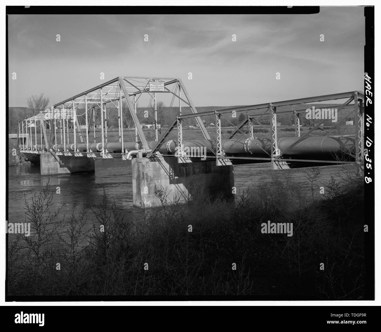 Nord-est Vista di 3-4 VISTA DEL RE HILL ponte dalla estremità sud. - Re Hill bridge spanning Snake River nello Stato percorso n. 93808A, re Hill, Elmore County, ID Foto Stock