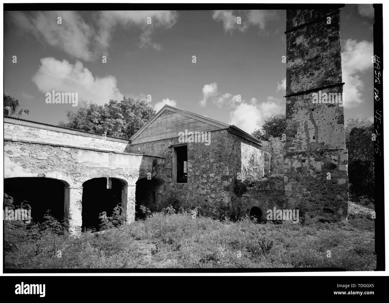 NORTHWEST elevazione della costruzione del motore e la pila - Estate Reef Bay, fabbrica di zucchero, Reef Bay, San Giovanni, VI; McOnie, W; McOnie, A; Smith, L D; O.I. Bergust e società; Marsh, William H; Zytsema, Anthony; Weyle, C; Vetter, John; Vetter, E; Perth, a M; Smith, L D; National Park Service; Marsh, Ella; Faulk, Frank; Morris, Scott, trasmettitore; DeBoer, Ruth trasmettitore; Isole Vergini Ufficio Pianificazione, sponsor; Delony, Eric, project manager; Delony, Eric, responsabile di progetto Foto Stock