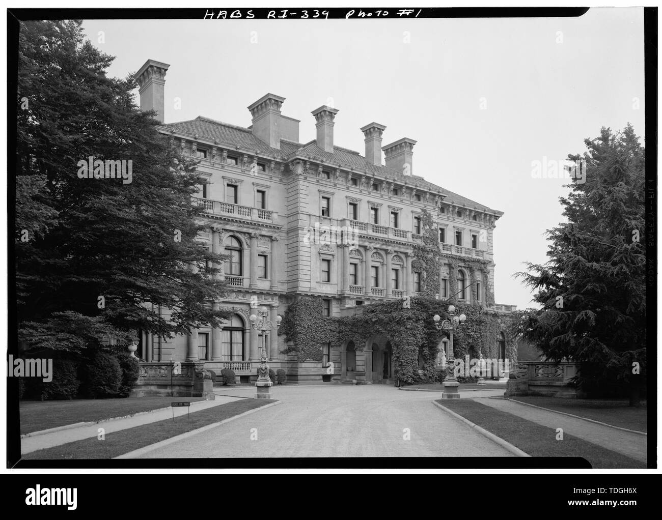 Fronte NORD-OVEST DA NORD - interruttori, Ocra punto Avenue, Newport, Newport County, RI; Vanderbilt, Cornelio; Hunt, Richard Morris; Peabody e Poppe; Allard e figli; amari, Karl; Codman, Ogden Foto Stock