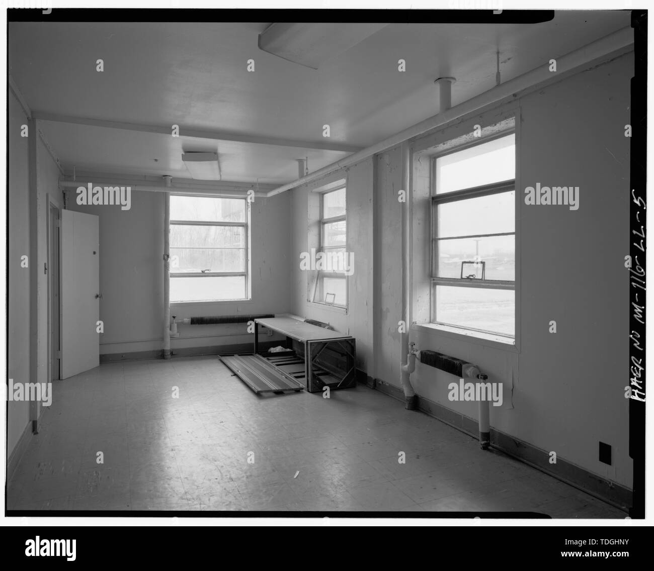 NORTHWEST VISUALIZZA INTERNO AL PRIMO PIANO Camera Utility (-1012) - Selfridge Campo, Edifici n. 1012, 1015, 1016, 1017, Doolittle di auto a sud di B Street, Mount Clemens di Macomb County, MI Foto Stock