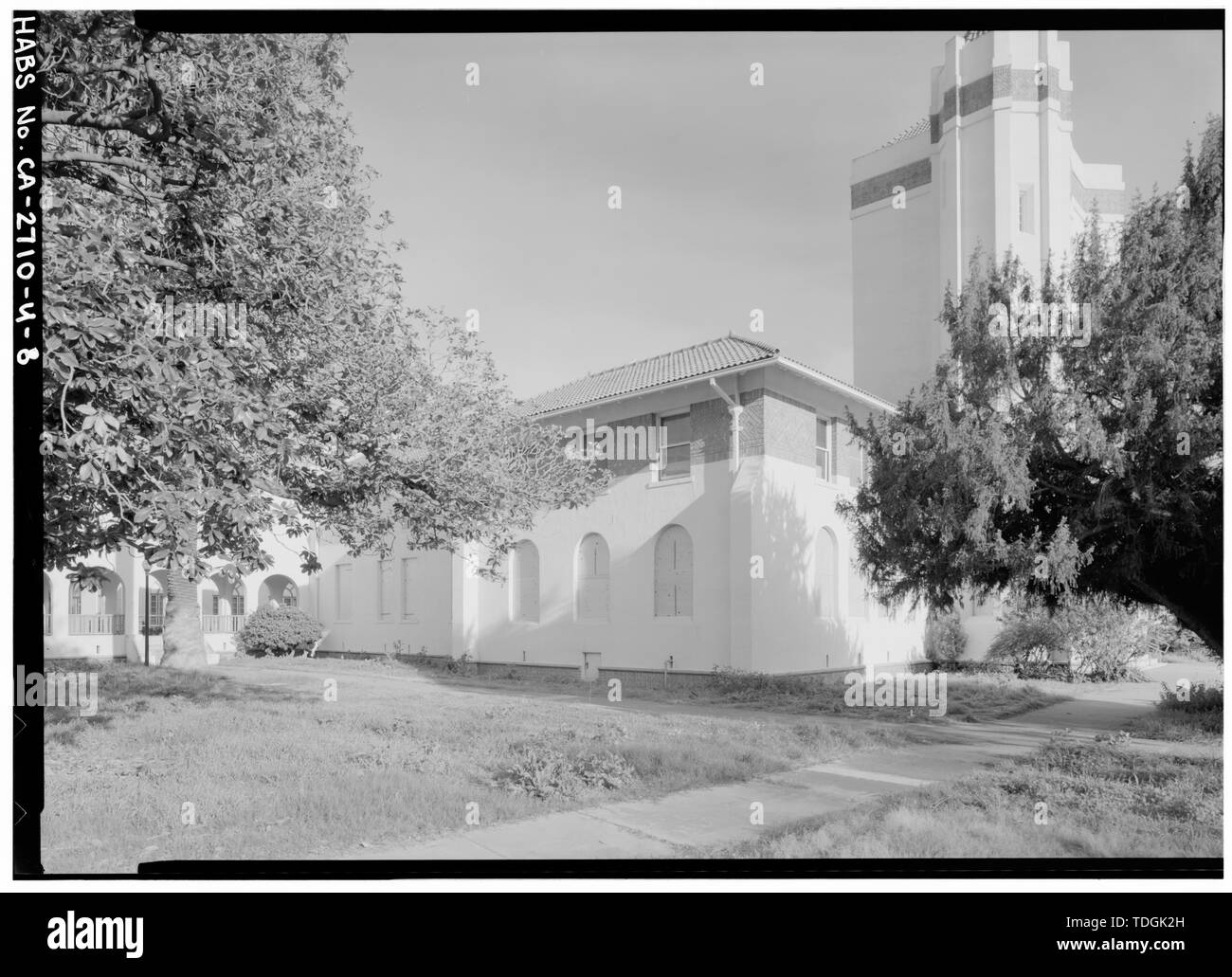 Angolo nordoccidentale, guardando verso sud-est. - Agnews ospedale statale, edificio di trattamento, East End di Palm Drive e Santa Clara, Contea di Santa Clara, CA Foto Stock