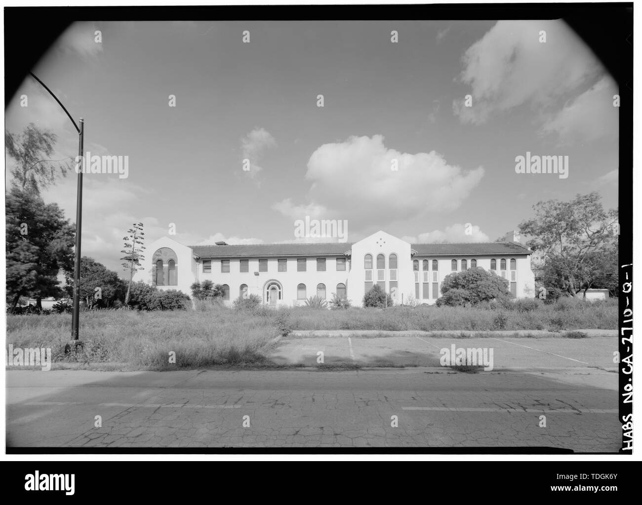 Northwest anteriore, guardando a sud-est. - Agnews ospedale statale, Distrubed e gli uomini violenti di edificio, Fifth Street vicino a Avenue B, Santa Clara, Contea di Santa Clara, CA Foto Stock