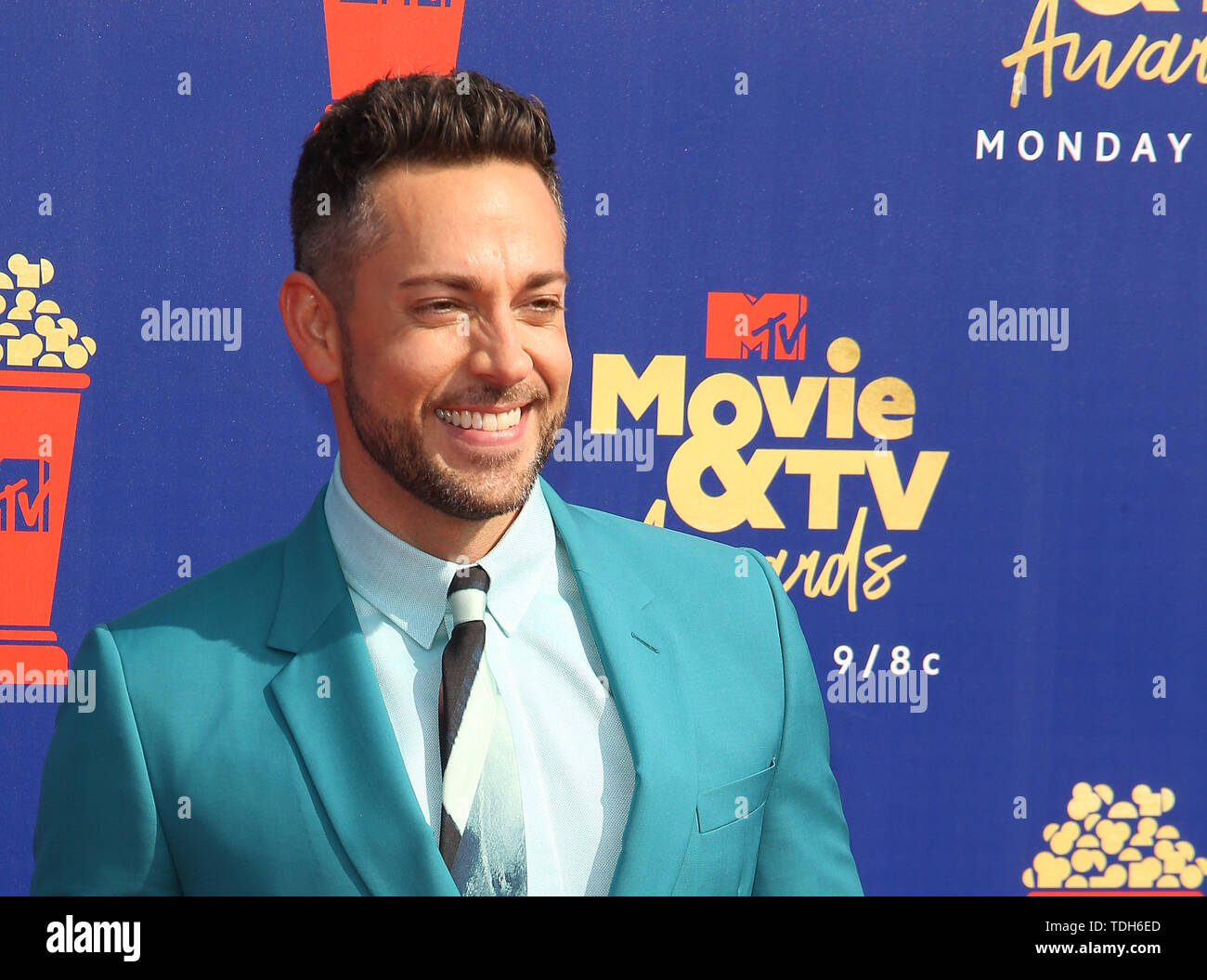 Santa Monica, Stati Uniti d'America. Il 15 giugno, 2019. Zachary Levi assiste il 2019 MTV Movie e TV Awards a Barker Hangar a giugno 15, 2019 in Santa Monica, California. Credito: MediaPunch Inc/Alamy Live News Foto Stock