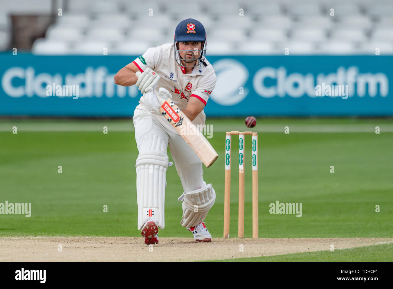 Chelmsford, Regno Unito. 16 Giugno, 2019. Alastair Cook di Essex Cricket Club in azione durante la partita di oggi durante la contea Specsavers gara di campionato: Essex vs Hampshire a Chelmsford Cricket Ground di Domenica, 16 giugno 2019 a Chelmsford in Inghilterra. (Solo uso editoriale, è richiesta una licenza per uso commerciale. Nessun uso in scommesse, giochi o un singolo giocatore/club/league pubblicazioni.) Credito: Taka G Wu/Alamy Live News Foto Stock