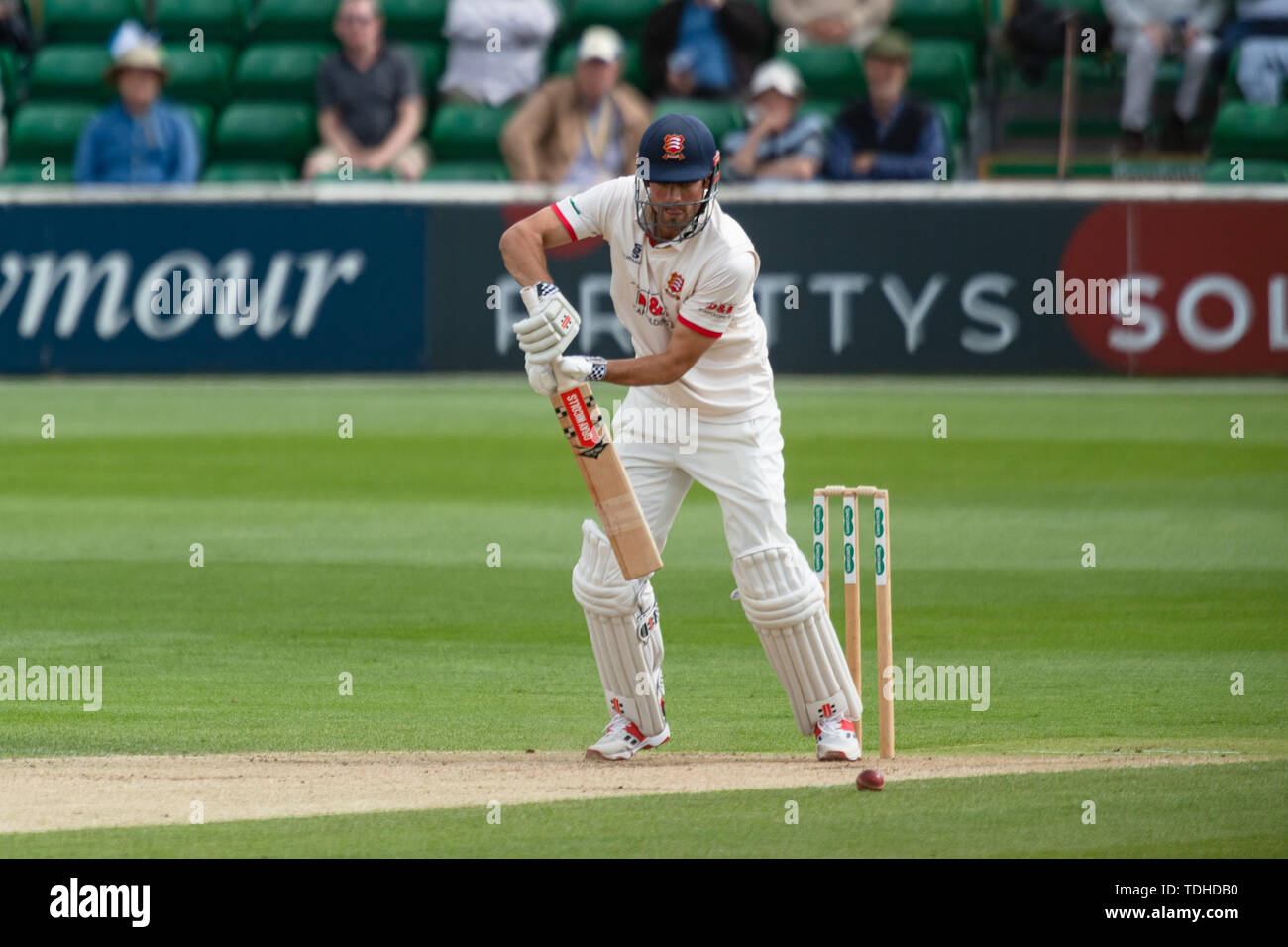 Chelmsford, Regno Unito. 16 Giugno, 2019. Alastair Cook di Essex Cricket Club in azione durante la partita di oggi durante la contea Specsavers gara di campionato: Essex vs Hampshire a Chelmsford Cricket Ground di Domenica, 16 giugno 2019 a Chelmsford in Inghilterra. (Solo uso editoriale, è richiesta una licenza per uso commerciale. Nessun uso in scommesse, giochi o un singolo giocatore/club/league pubblicazioni.) Credito: Taka G Wu/Alamy Live News Foto Stock