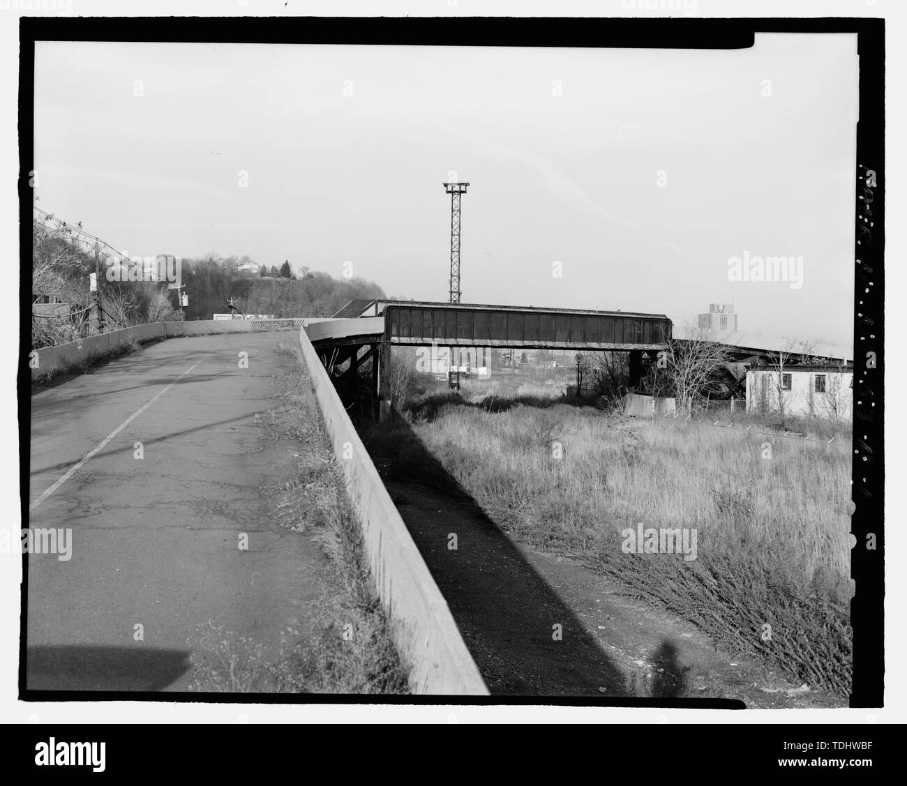 Cavalcavia, a nord-est - Ford Motor Company Edgewater impianto di assemblaggio, montaggio edificio, 309 River Road, Edgewater, Bergen County, NJ Foto Stock