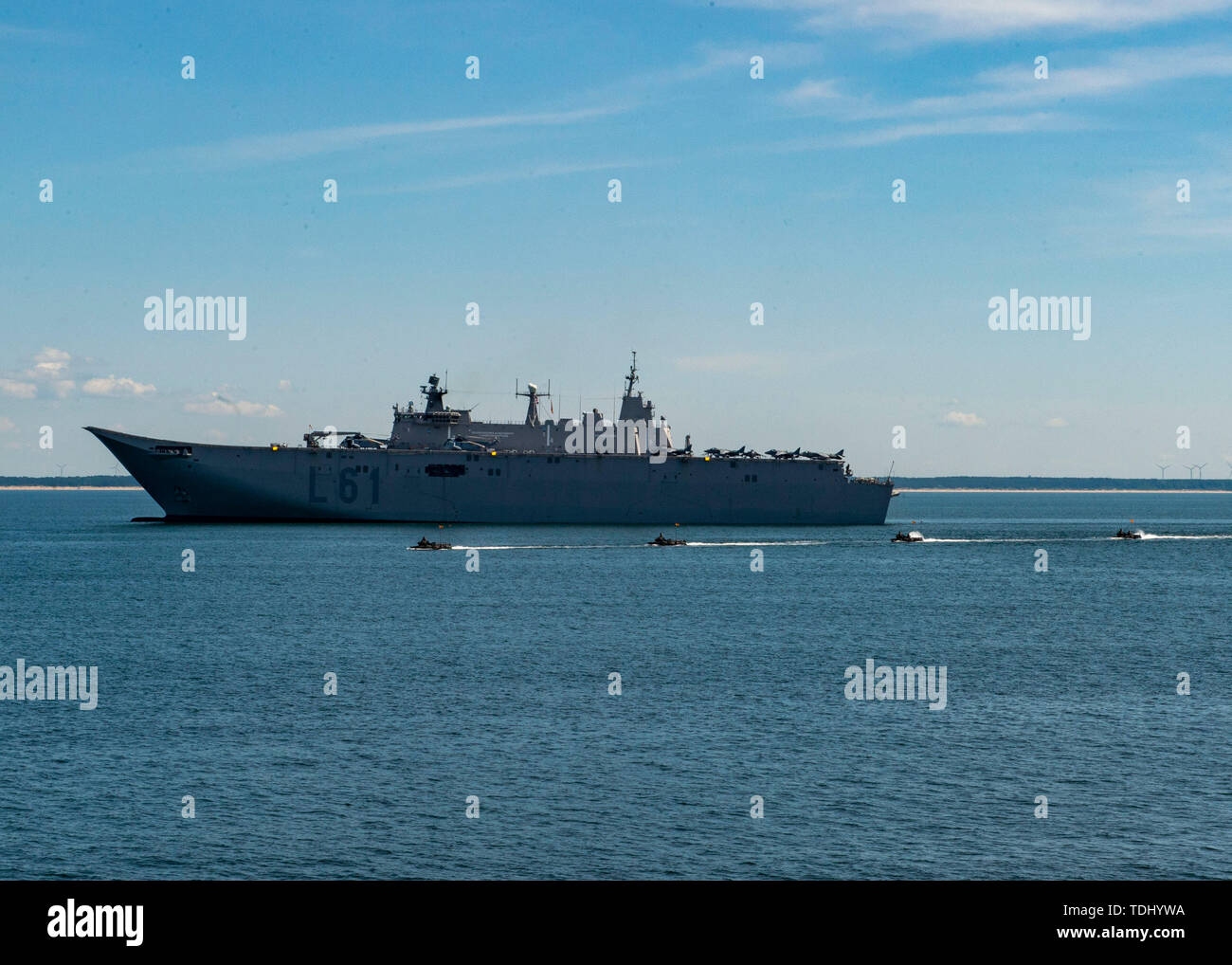 190615-N-A530-1440 MAR BALTICO (15 giugno 2019) la marina spagnola Juan Carlos I di classe di supporto anfibio nave/elicottero carrier Juan Carlos I (L 61) lancia un assalto anfibio veicoli (AAV) come parte delle operazioni del Baltico (BALTOPS) 2019, Giugno 15. BALTOPS è il premier marittima annuale di esercizio focalizzato nella regione del Mar Baltico, progettato per migliorare la flessibilità e interoperabilità tra i 18 partecipanti e alleati nazioni partner. (U.S. Foto di Marina di Massa lo specialista di comunicazione 2a classe Chris Roys/rilasciato) Foto Stock