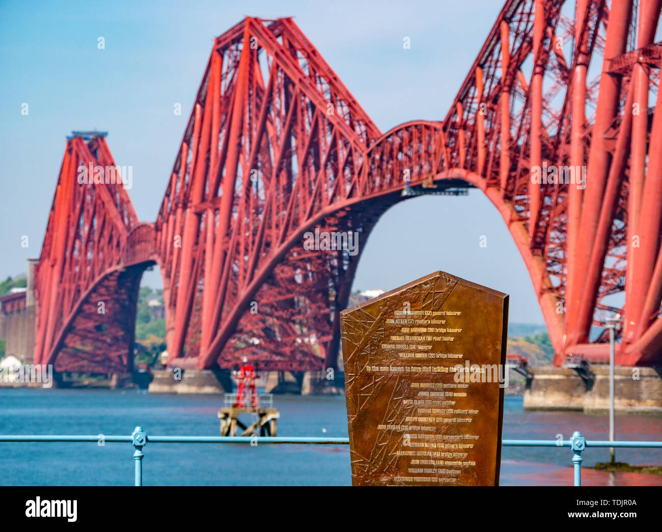 Memorial ha perso la vita durante la costruzione del Ponte di Forth Rail ponte ferroviario a South Queensferry, Scotland, Regno Unito Foto Stock