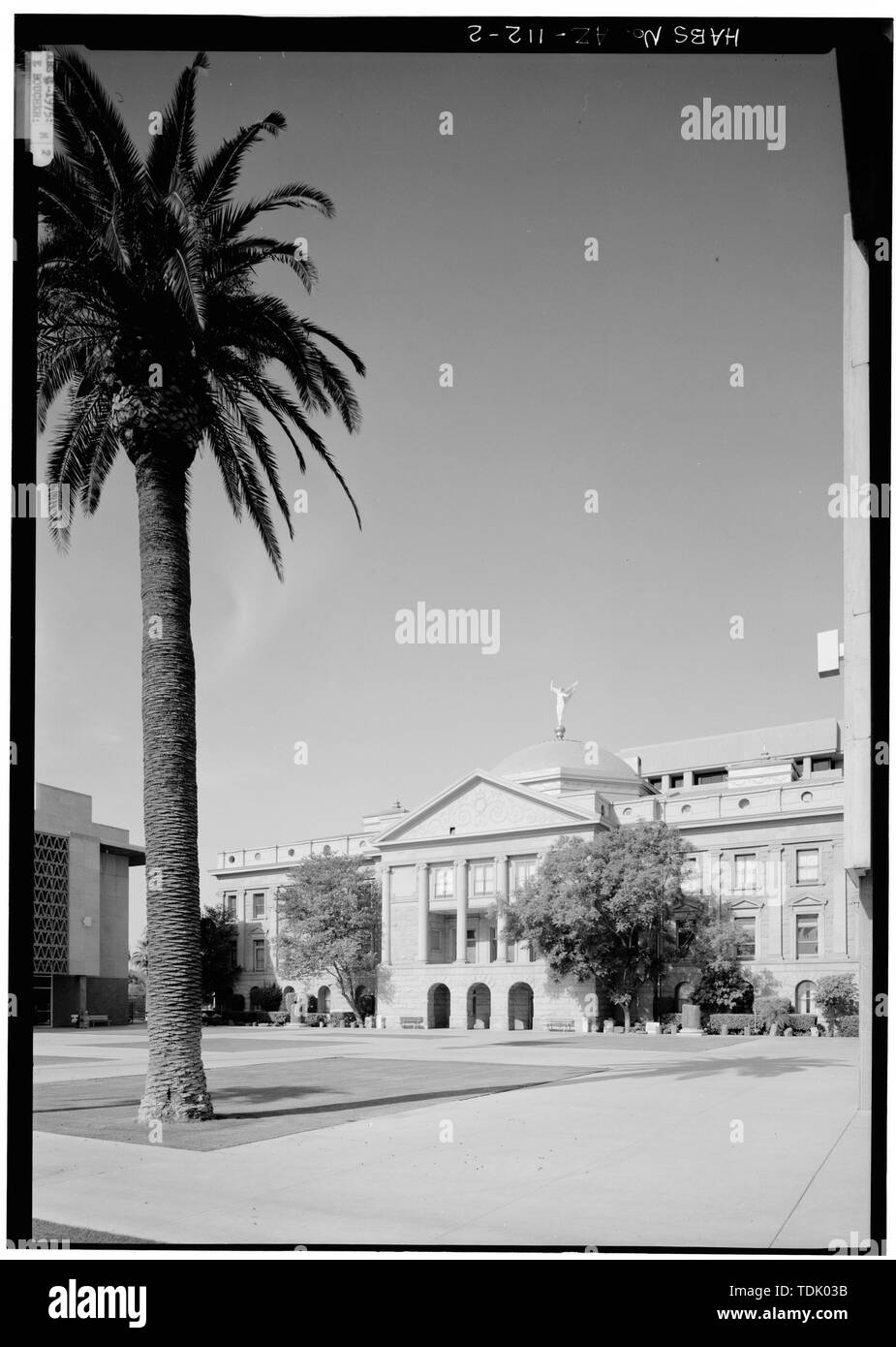 Vista obliqua DAL NORD-EST DI EAST (anteriore) di elevazione - Arizona State Capitol Building, 1700 West Washington Street, Phoenix, Maricopa County, AZ Foto Stock