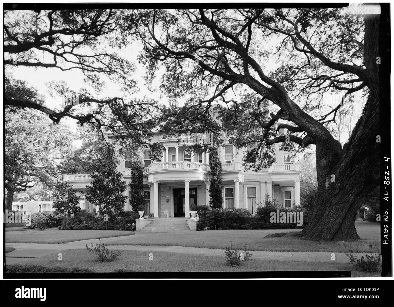Vista obliqua DAL NORD-OVEST DEL NORD (anteriore) di elevazione - McGowin-Creary House, 1151 Government Street, Mobile, County, AL Foto Stock