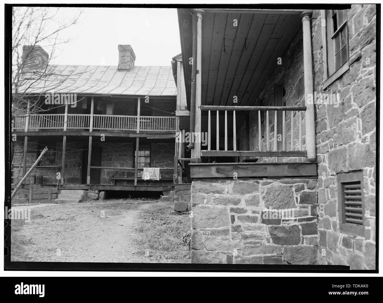 - La vecchia taverna in pietra, Route 50, Nuova Creek, minerale County, WV Foto Stock