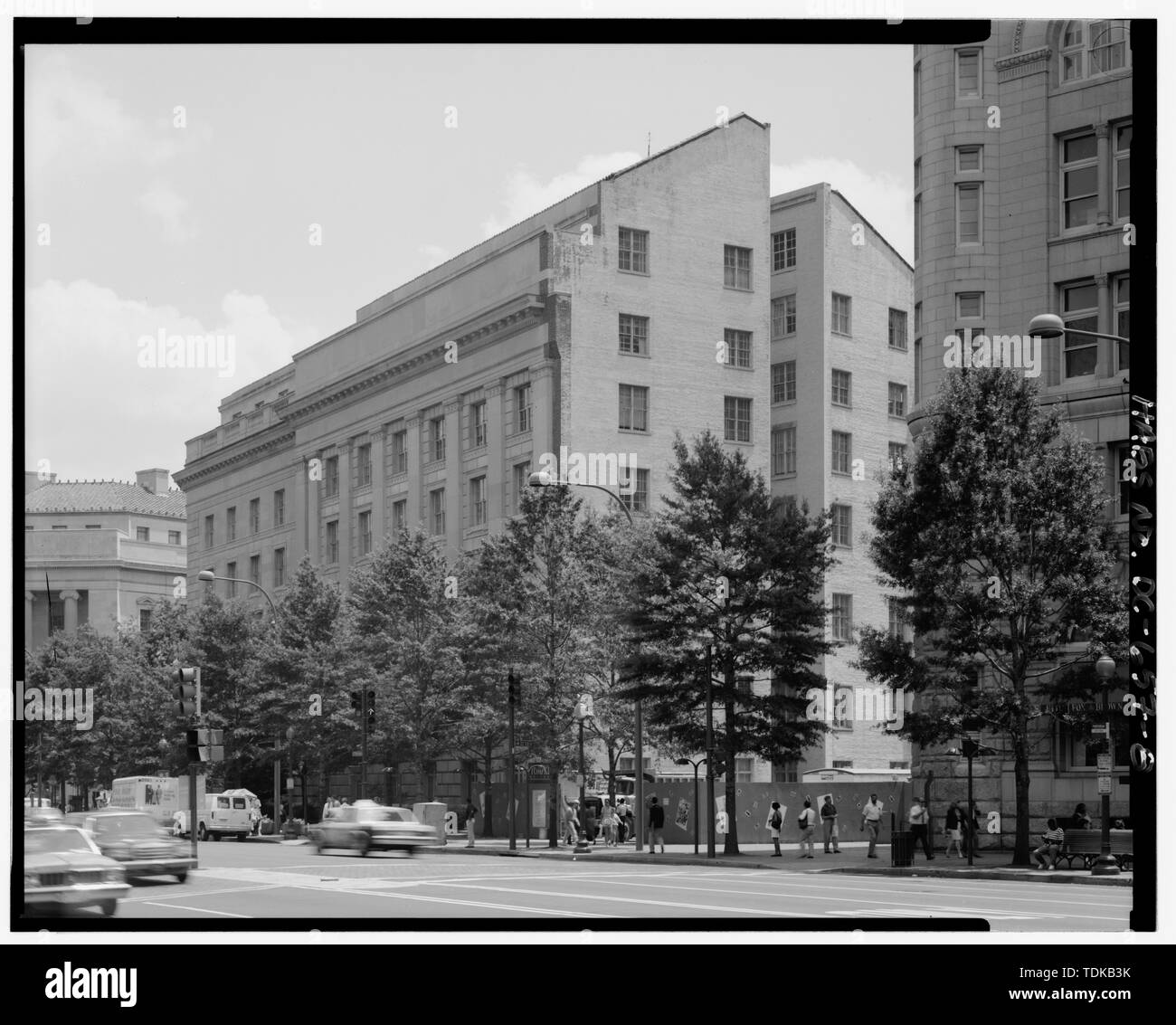 Originale in bianco e nero, stampa Vista della facciata incompiuta in Pennsylvania Avenue e undicesimo STREET - Internal Revenue Service Headquarters Building, 1111 Constitution Avenue a nord-ovest di Washington, Distretto di Columbia, DC Foto Stock Originale in bianco e nero, stampa Vista della facciata incompiuta in Pennsylvania Avenue e undicesimo STREET - Internal Revenue Service Headquarters Building, 1111 Constitution Avenue a nord-ovest di Washington, Distretto di Columbia, DC Foto Stock