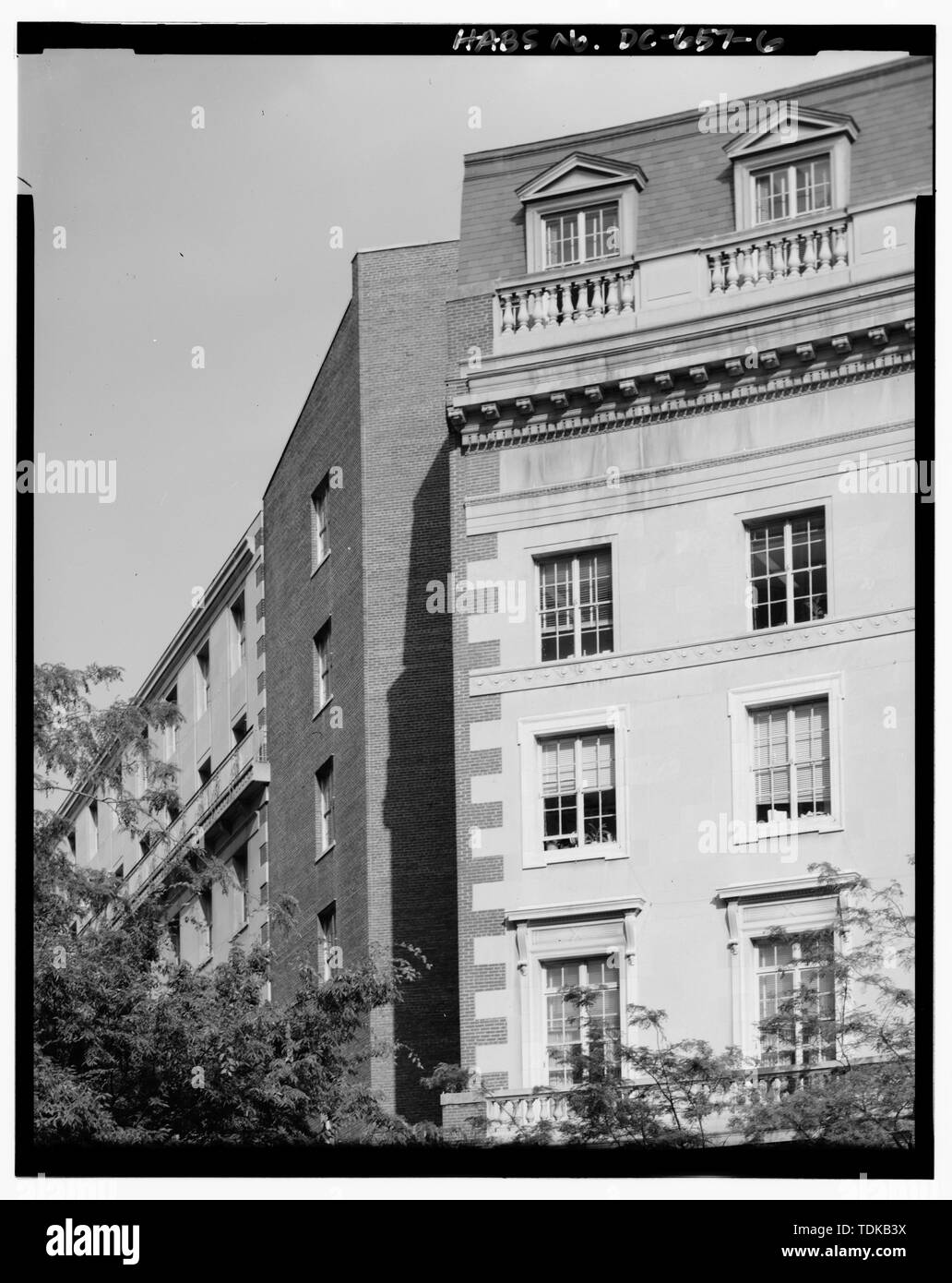 Originale in bianco e nero, stampa Vista della facciata incompiuta AL DODICESIMO STREET - Internal Revenue Service Headquarters Building, 1111 Constitution Avenue a nord-ovest di Washington, Distretto di Columbia, DC Foto Stock Originale in bianco e nero, stampa Vista della facciata incompiuta AL DODICESIMO STREET - Internal Revenue Service Headquarters Building, 1111 Constitution Avenue a nord-ovest di Washington, Distretto di Columbia, DC Foto Stock