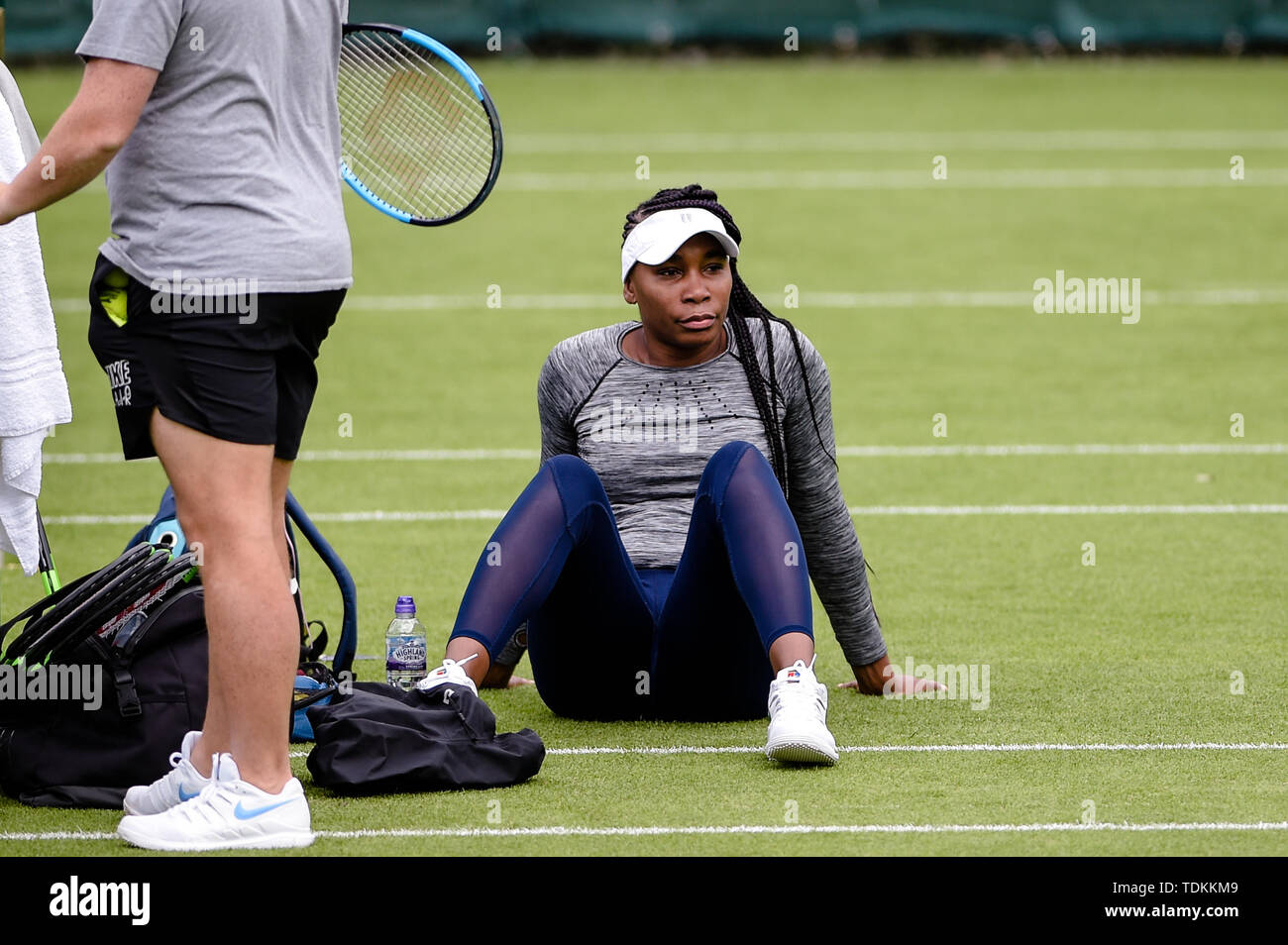 BIRMINGHAM, Inghilterra 17 Giugno Venus Williams su una pratica corte durante la natura Valle classico torneo di tennis a Edgbaston Priory Club, Birmingham lunedì 17 giugno 2019. (Credit: Andy Whitehead | MI News) Credito: MI News & Sport /Alamy Live News Foto Stock