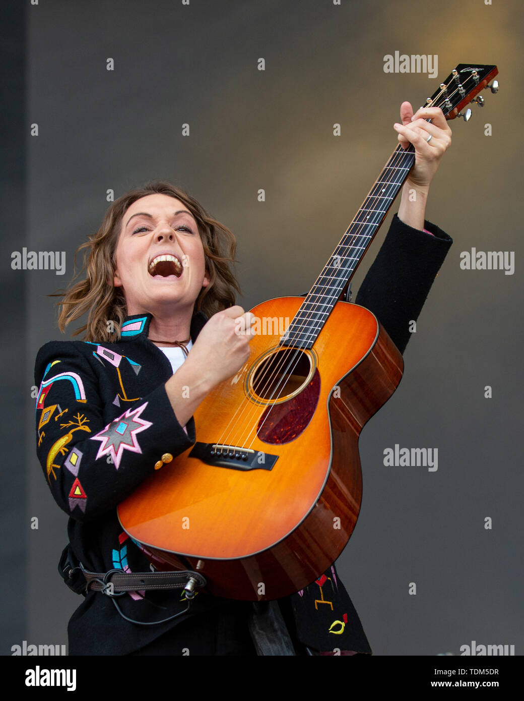 Giugno 16, 2019 - Manchester, Tennessee, Stati Uniti - Brandi Carlile durante la musica di Bonnaroo + Arts Festival di Manchester, Tennessee (credito Immagine: © Daniel DeSlover/ZUMA filo) Foto Stock