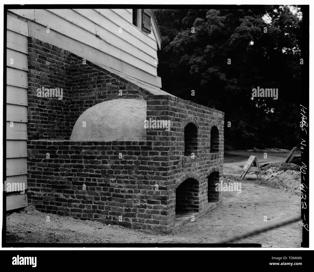 Vista prospettica del forno di cottura, vista dalla prima elevazione posteriore del blocco principale - Schuyler House, Saratoga Springs, Saratoga County, NY Foto Stock