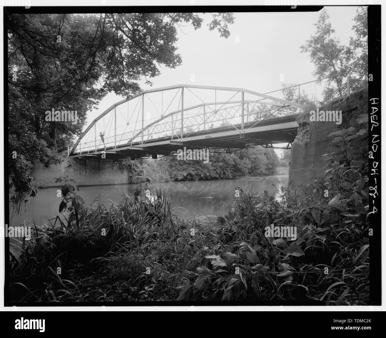 Vista prospettica guardando a nord-est - Ponte Mallaham, County Route M-6 spanning Riley Creek, Pandora, Putnam County, OH Foto Stock