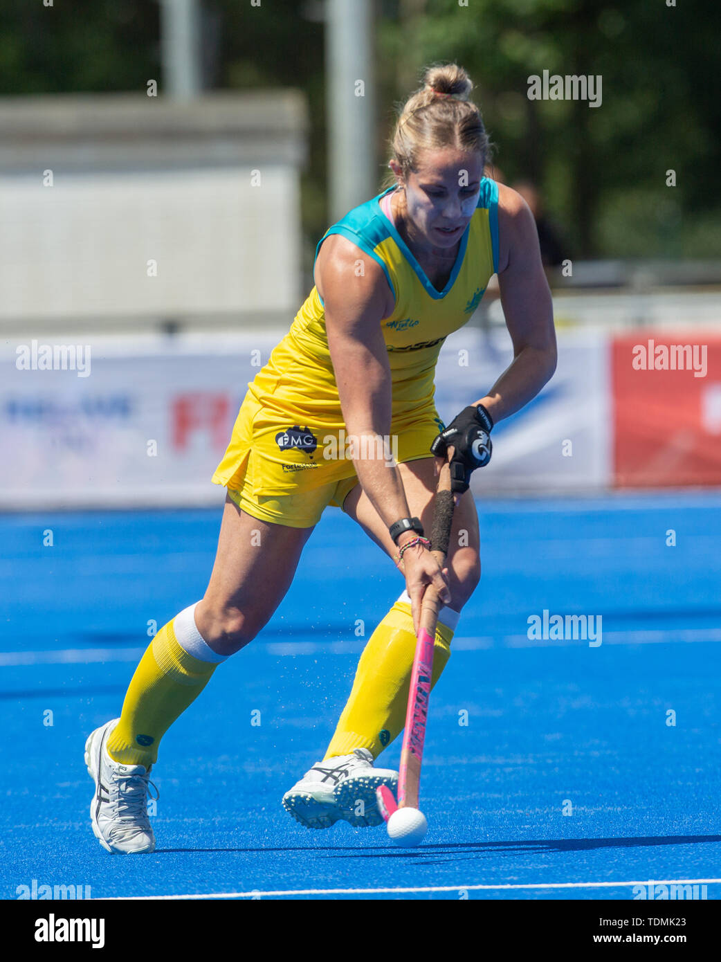 Krefeld, Germania, 16 giugno 2019, hockey, donne FIH Pro League, Germania vs. Australia: Edwina osso (Australia) controlla la sfera. Foto Stock