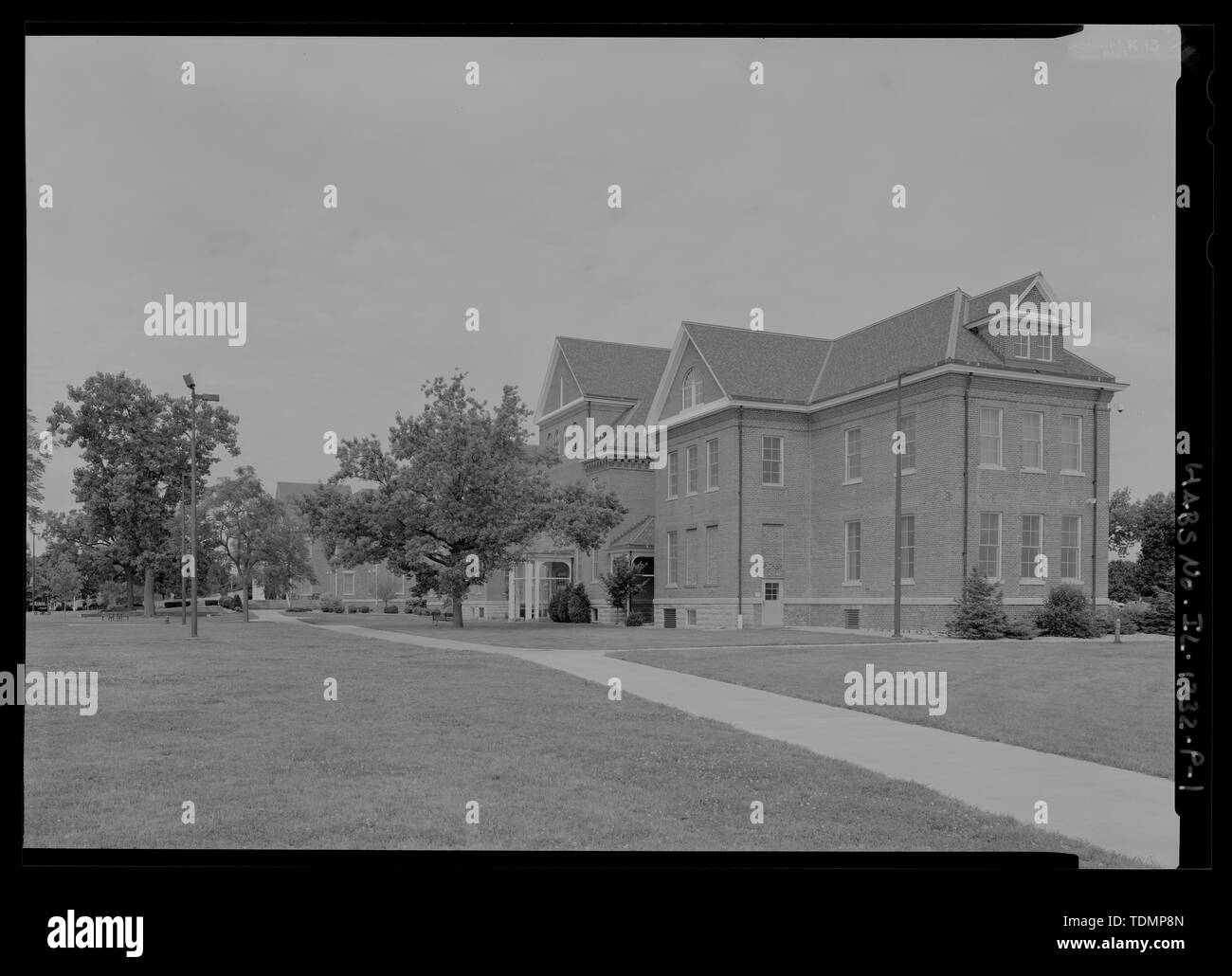 Vista prospettica da est - National Home for Disabled Volunteer soldati, Danville Branch, domiciliare 1900 e 2000 East Main Street , Danville, contea di Vermilion, IL; U.S. Reparto degli affari di veterani Foto Stock