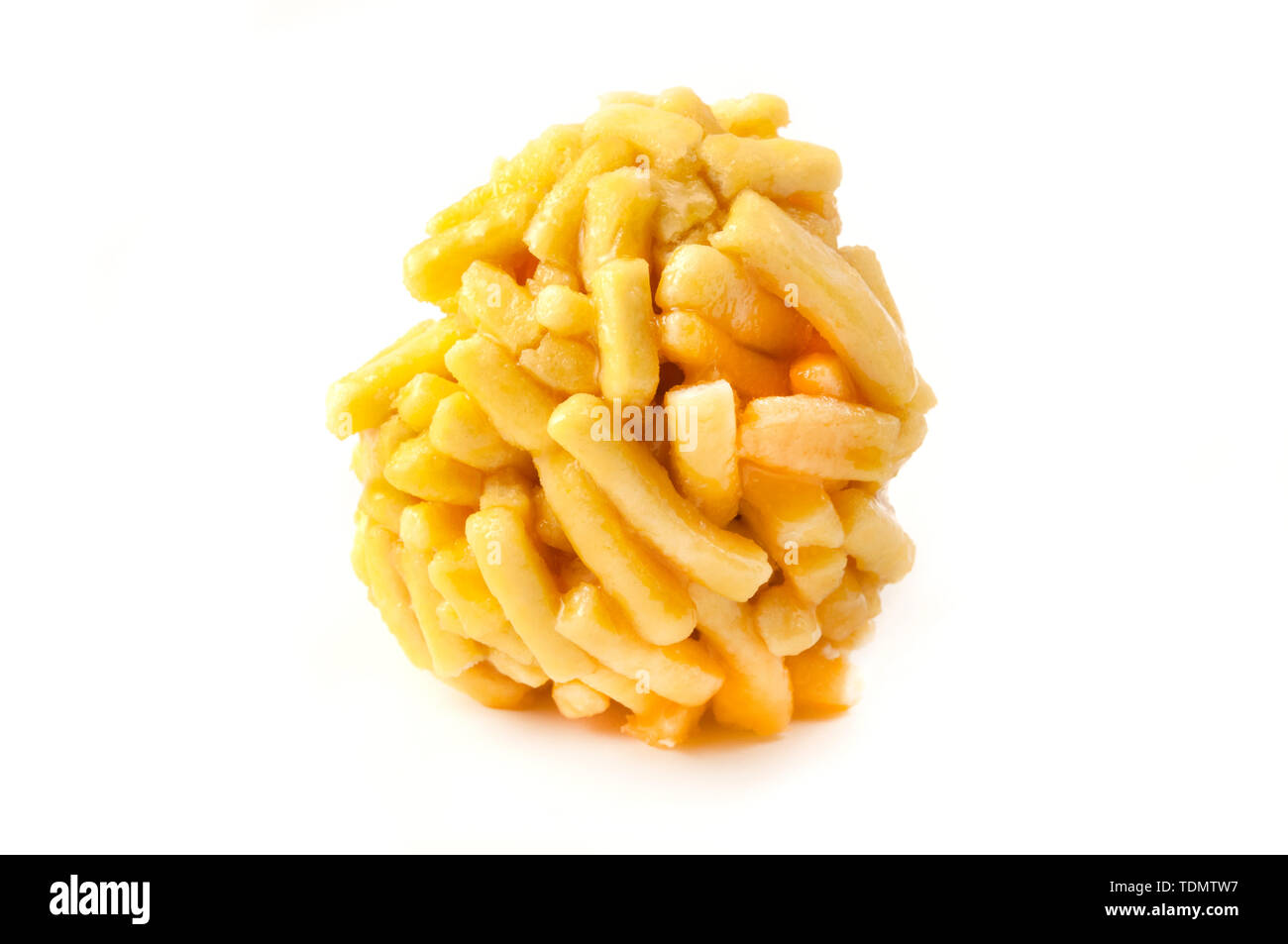 Chak-Chak, un popolare dolce tartara, su sfondo bianco Foto Stock