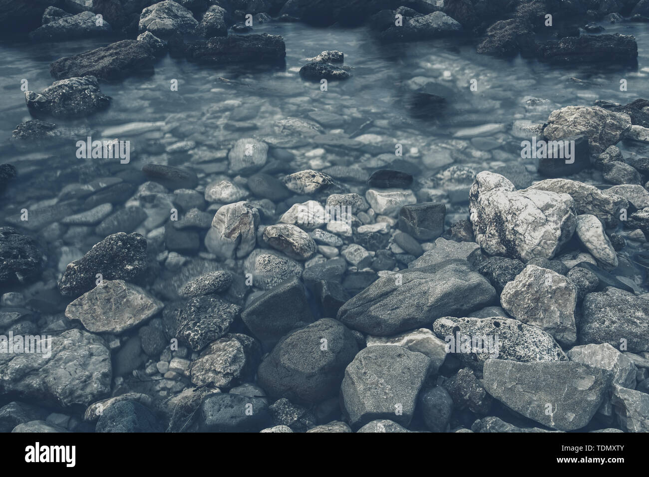 La costa rocciosa del Mare Adriatico in Croazia Foto Stock