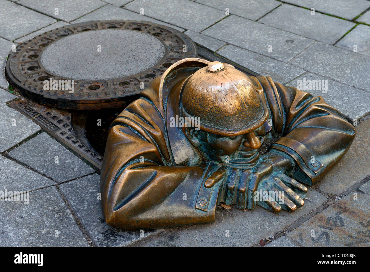 Bratislava, Der Cumil, Skulptur von Viktor Hulik, der adesivo telato, Slowakei Foto Stock