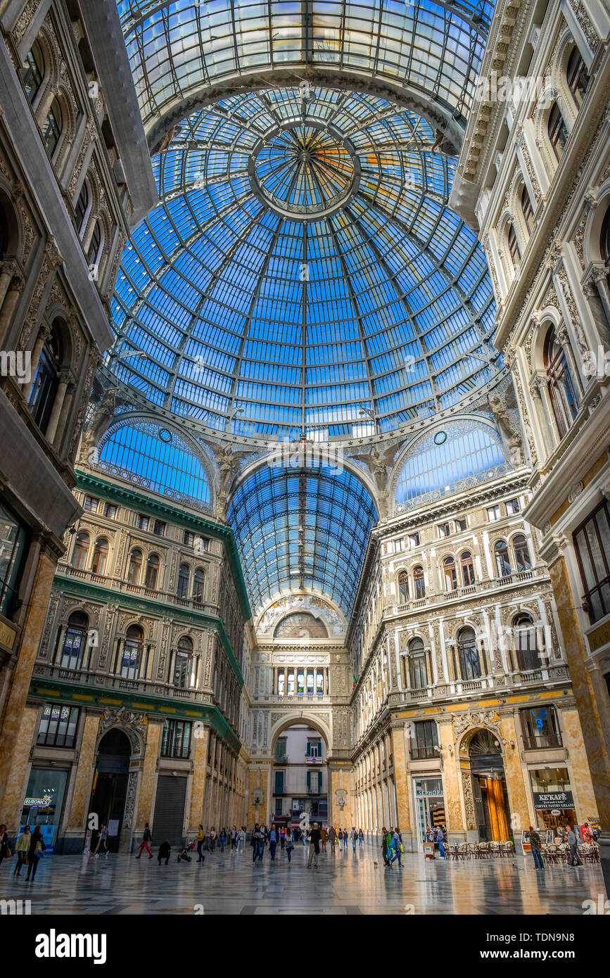 Einkaufszentrum, la Galleria Umberto I e Via San Carlo, Neapel, Italien Foto Stock