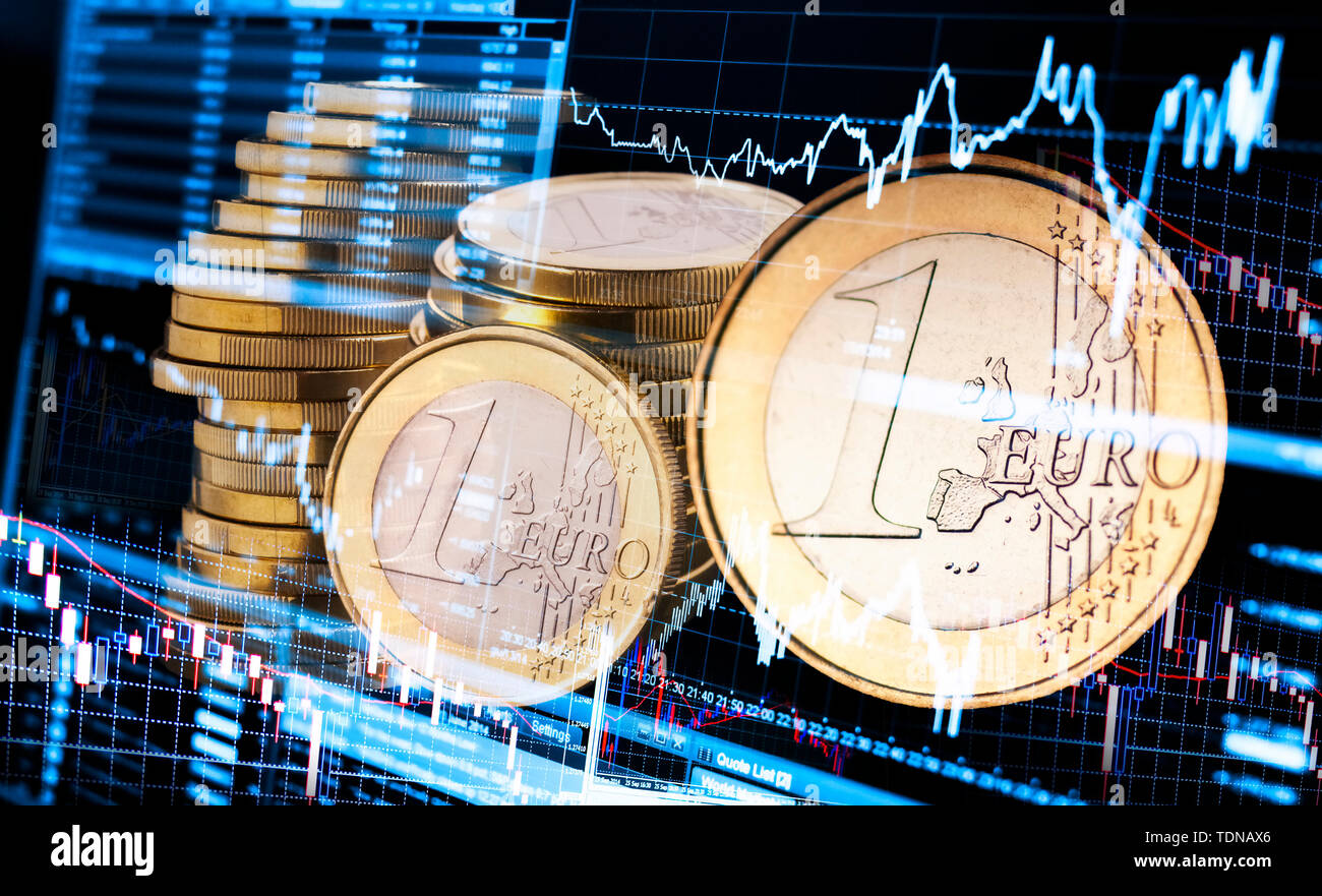 Valuta Europea Euro con i simboli per la fluttuazione dei tassi di cambio Foto Stock