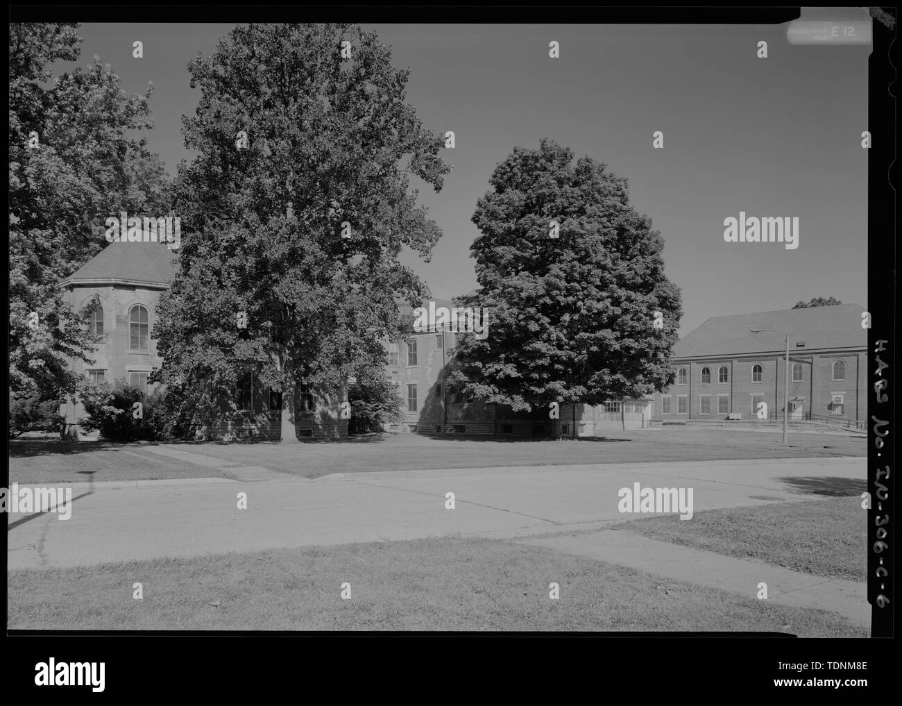 Vista prospettica dal sud-est - National Home for Disabled Volunteer soldati, filiale di Marion, Edificio n. 22, 1700 East 38th Street, Marion, Grant County, IN; Peters e brucia; ustioni, Sila R; Saint, William; Steele, George; U.S. Reparto degli affari di veterani Foto Stock