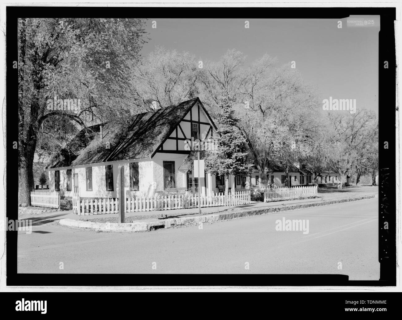 Vista prospettica da sud-est - Fort Stanton, un Museo Statale 220, Fort Stanton, Lincoln County, NM Foto Stock