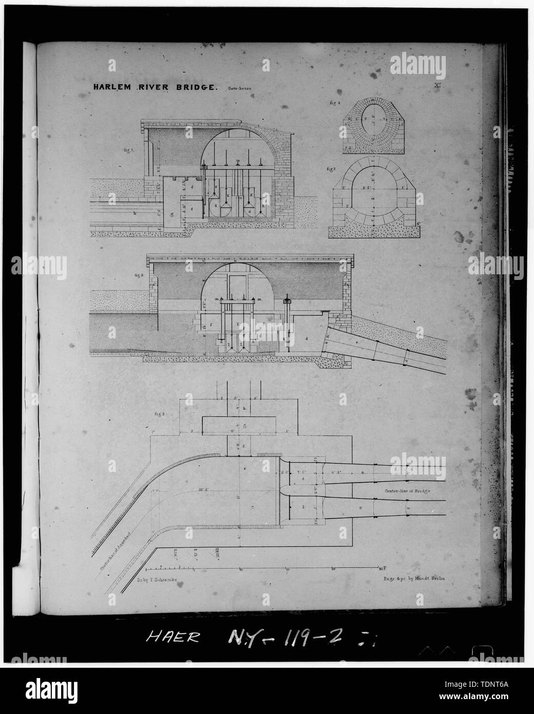 Fotocopiata Ottobre 1976, da Theoph Schramke, Descrizione del New York Croton acquedotto, New York e Berlino, presso gli autori, 1845. 4' x 5' negativo i dettagli di costruzione del ponte alto mostra PIER sezioni, elevazioni e arco centratura. - Vecchio Acquedotto Croton, Harlem attraversamento fluviale, Spanning Harlem River, Bronx, Contea di Bronx, NY Foto Stock