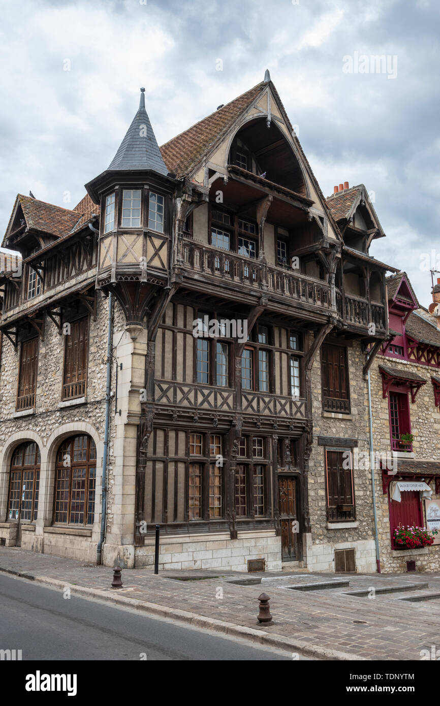 Edificio storico su Rue Grande di Moret-sur-Loing, Seine-et-Marne, Île-de-France regione di nord-Francia centrale Foto Stock