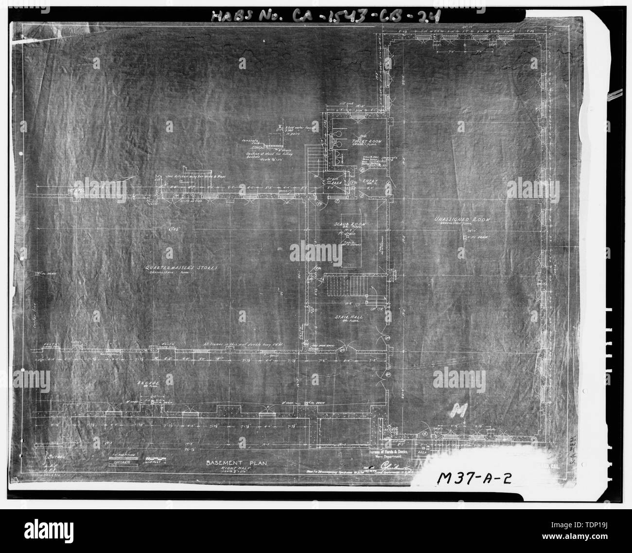 Fotocopia del disegno si trova presso archivi nazionali, San Bruno, California (Marina - M37-A-2). Caserma marini, US Navy Yard Mare isola, Cal piano seminterrato metà destra, 30 luglio 1915. - Mare isola Cantiere Navale, Marine caserma, Cedar Avenue, lato ovest tra il dodicesimo e il quattordicesimo strade, Vallejo, Solano County, CA Foto Stock