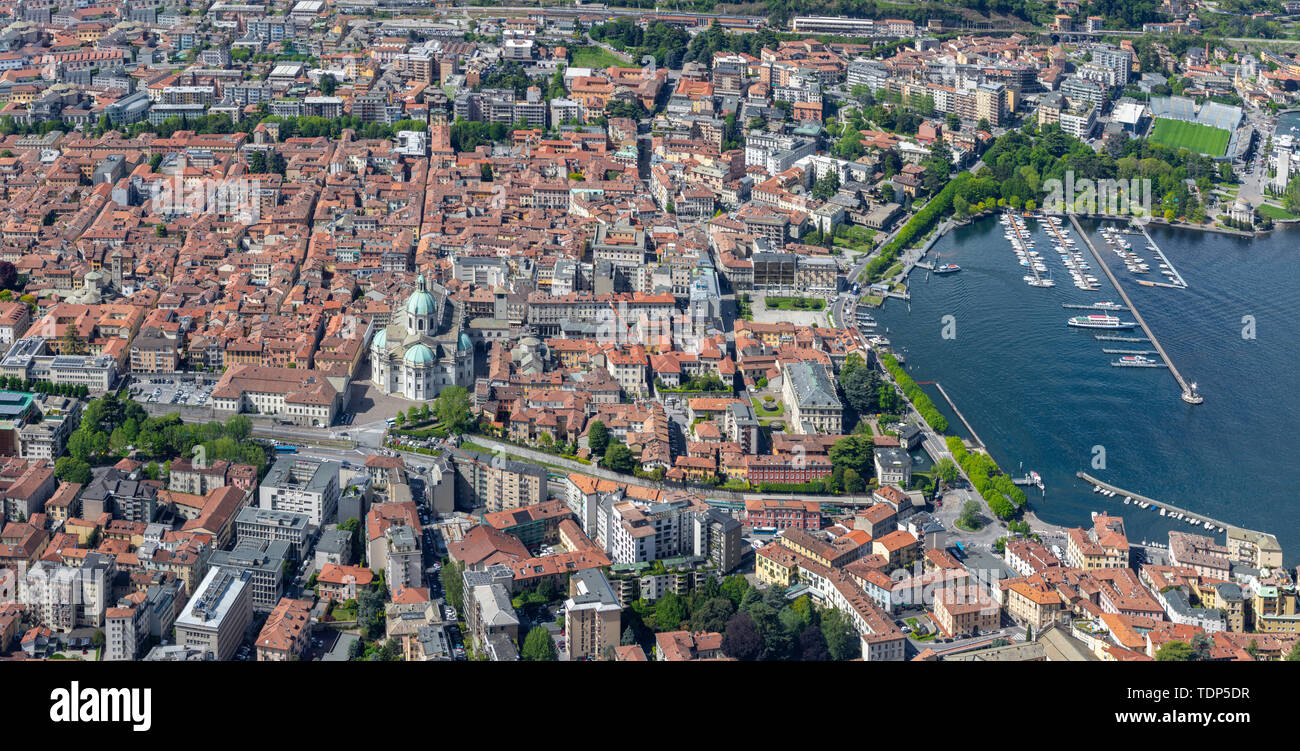 COMO, Italia - 8 Maggio 2015: la tappezzeria e David del santo pane nella Cattedrale (Duomo di Conmo) dal 16. cento. Foto Stock
