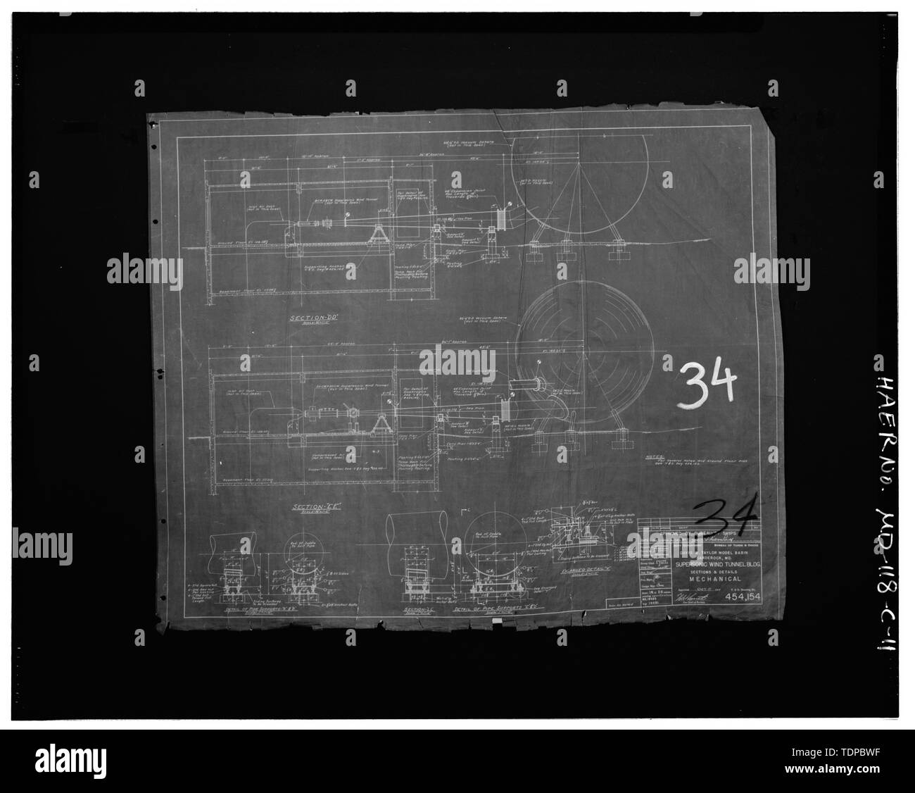 Fotocopia del disegno (originale in possesso della superficie navale Warfare Center Carderock Division, Bethesda, MD) supersonico GALLERIA DEL VENTO EDIFICIO, sezioni e dettagli, MECCANICA, 1947 - Superficie navale Warfare Center, Supersonic Wind Tunnel edificio, delimitata da Clara Barton Parkway e McArthur Boulevard, Silver Spring, Montgomery County, MD; U.S. Dipartimento della Marina Militare; R. Christopher Goodwin e Associates, Incorporated, contraente; Melhuish, Geoffrey Eden Project manager; saggi di Harriet, fotografo Foto Stock