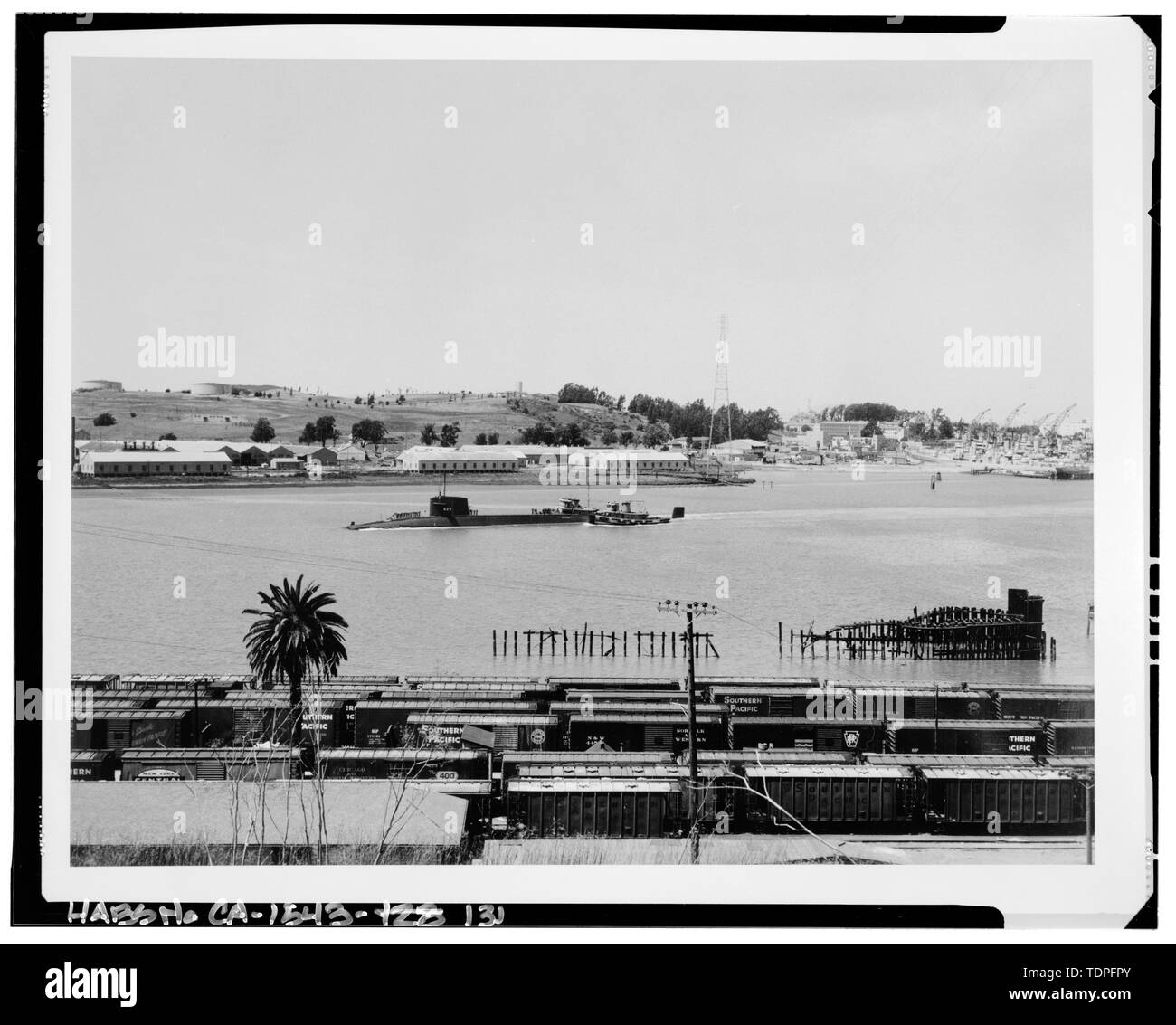 (Originale si trova a Mare isola archivi). Fotografo originale sconosciuto. Vista del deposito di munizioni provenienti da tutta Mare isola stretto; 1961. - Mare isola Cantiere Navale, Est della navata centrale rigido, Vallejo, Solano County, CA Foto Stock